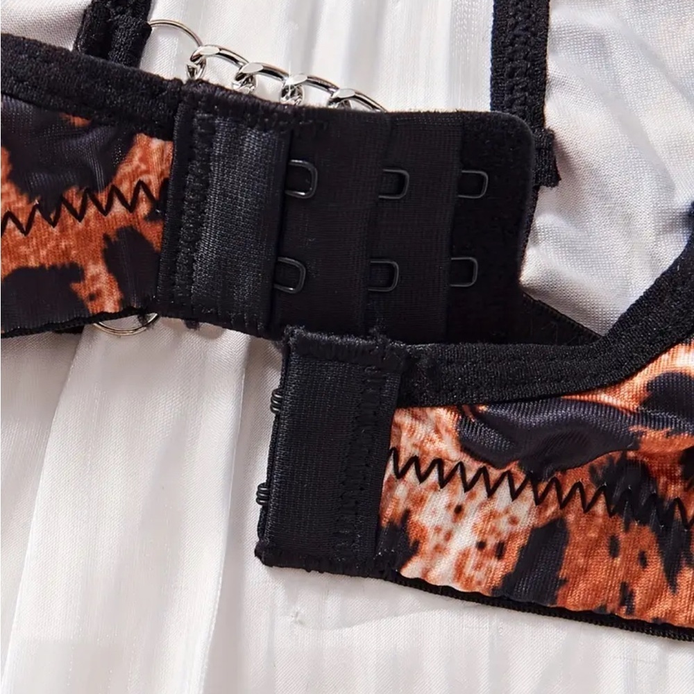 Leopard Print Chain Detail Top - Picture 4 of 4
